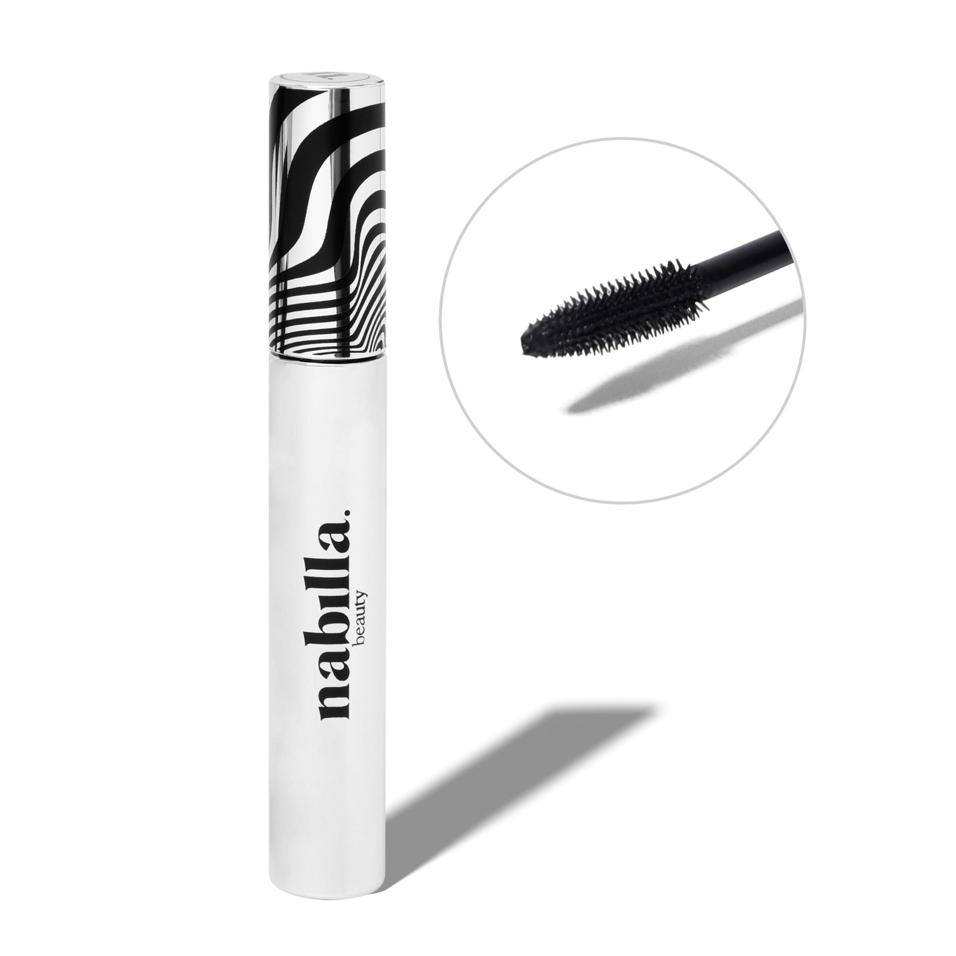 Mascara "Volume On Fleek" : Noir Intense et Définition Parfaite